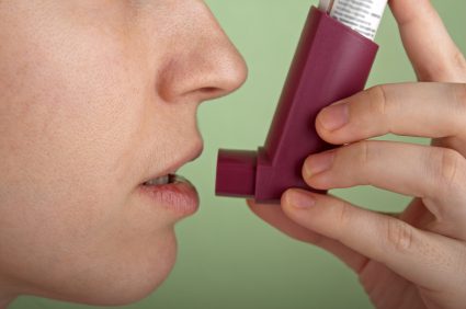 Is it safe for my child with asthma to participate in school sports?